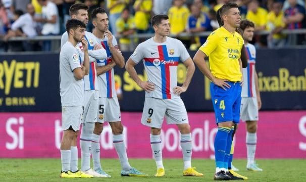 开云体育官方网站-生死高于足球，比赛暂停先救人，巴萨还能进4个