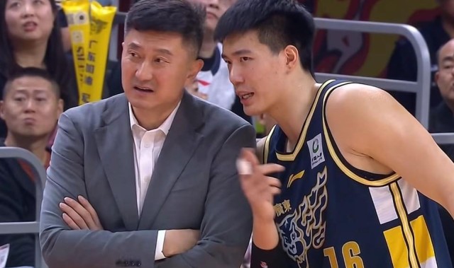 开云登录入口-广东男篮将帅不合！焦泊乔离队意图明显被弃用，休赛期或寻求转会